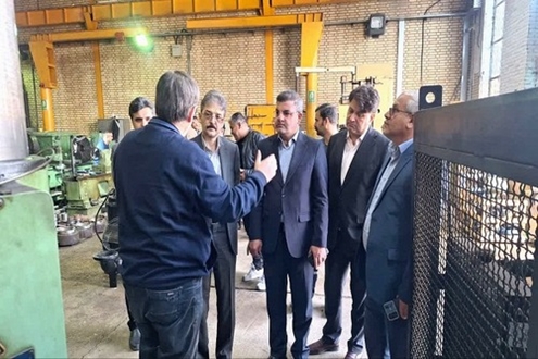 در بازدید از شهرک صنعتی شماره ی 4 اهواز تاکید شد: رفع مشکل نقدینگی واحدهای تولیدی با پرداخت مطالبات